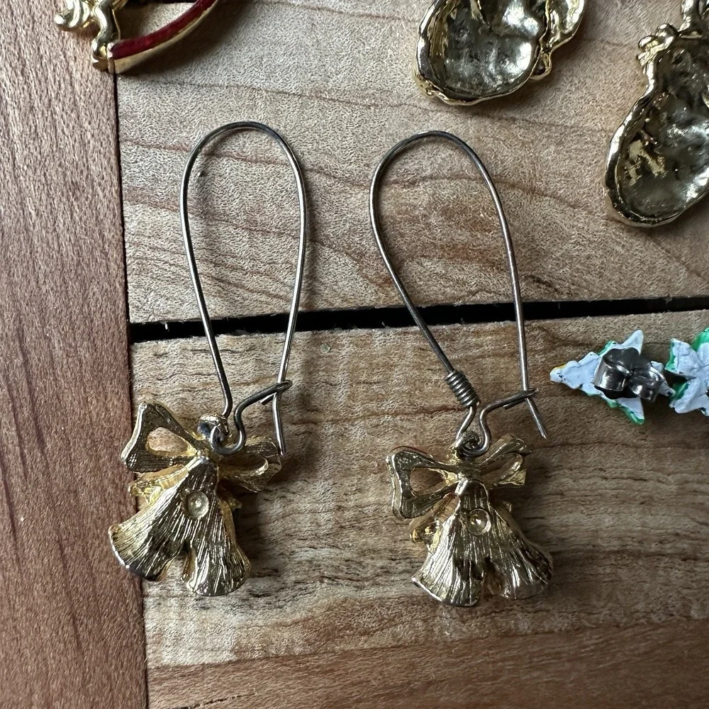 Vintage 4 Item Lot Christmas Earrings Rocking Horse Green Trees Santa‎ Bells